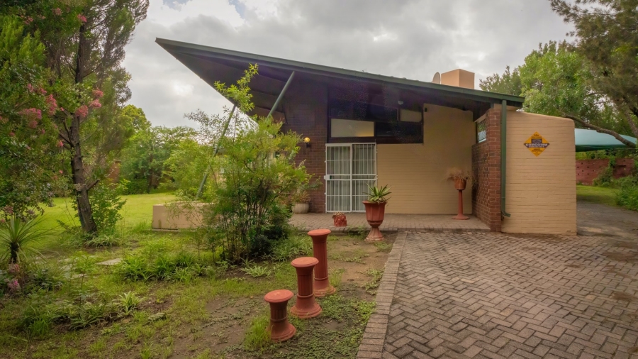 4 Bedroom Property for Sale in Wilgenhof Free State